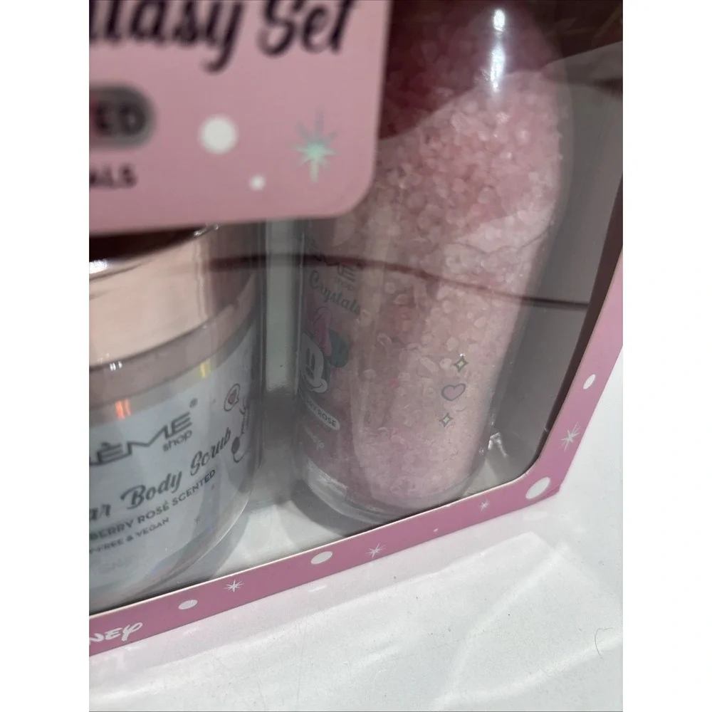 Limited Edition The CREME Shop Disney Minnie Strawberry Rose Fantasy Bath Set